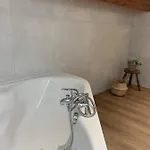 Bordeaux, Piscine Et 4*