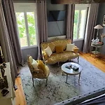Bordeaux, Piscine Et 4*