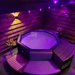Bordeaux, Piscine Et Отель типа 