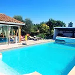 Bordeaux, Piscine Et Отель типа 