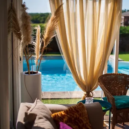 Bordeaux, Piscine Et Bed & Breakfast *