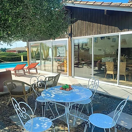 Bordeaux, Piscine Et 4*