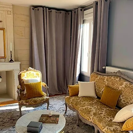 Bordeaux, Piscine Et Nocleg ze śniadaniem 4*