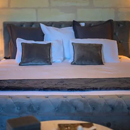 Bordeaux, Piscine Et 4*