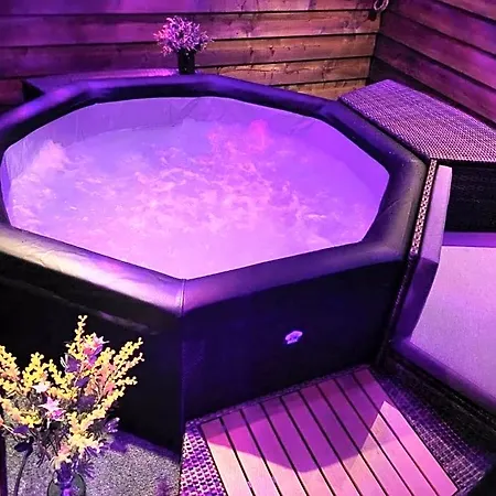 Bordeaux, Piscine Et Nocleg ze śniadaniem 4*