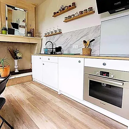 Bordeaux, Piscine Et 4*