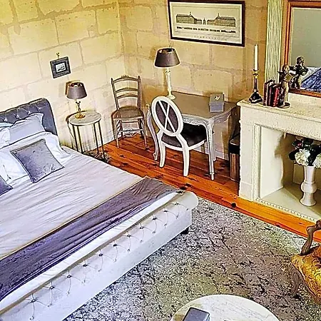 Bordeaux, Piscine Et 4*