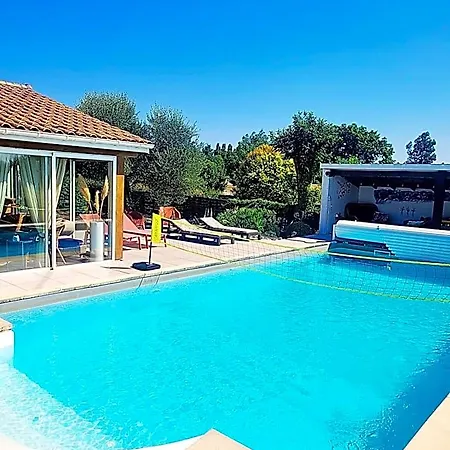 Bordeaux, Piscine Et Nocleg ze śniadaniem 4*