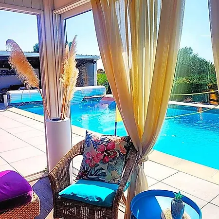 Bordeaux, Piscine Et 4*