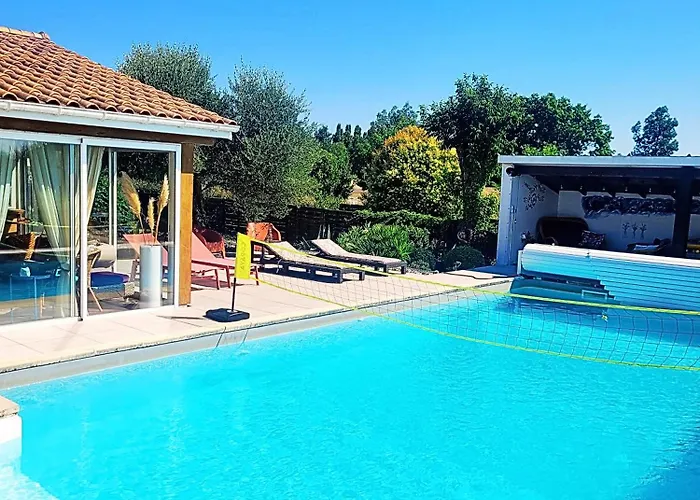 Bordeaux, Piscine Et לינה וארוחת בוקר