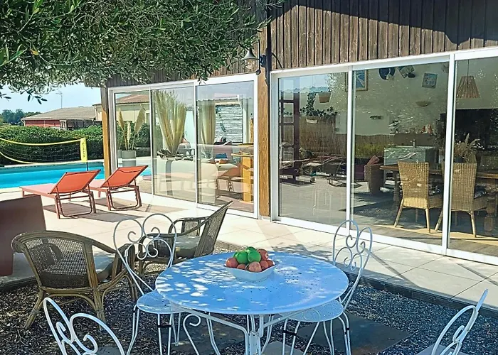 Bordeaux, Piscine Et 4*